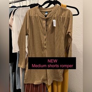 New Old Navy Romper Jumper shorts Medium